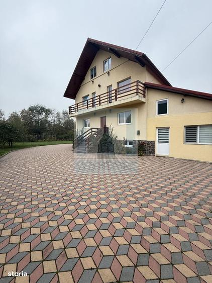 Casă cu 8 camere cu Canalizare în Sânpetru