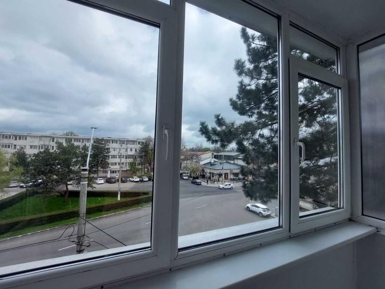 Apartament cu 3 camere semidecomandat în Gării