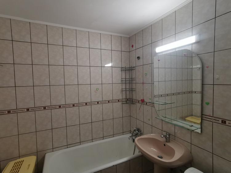 Apartament 2 camere zona Uvertura Mall etaj 1 - 9