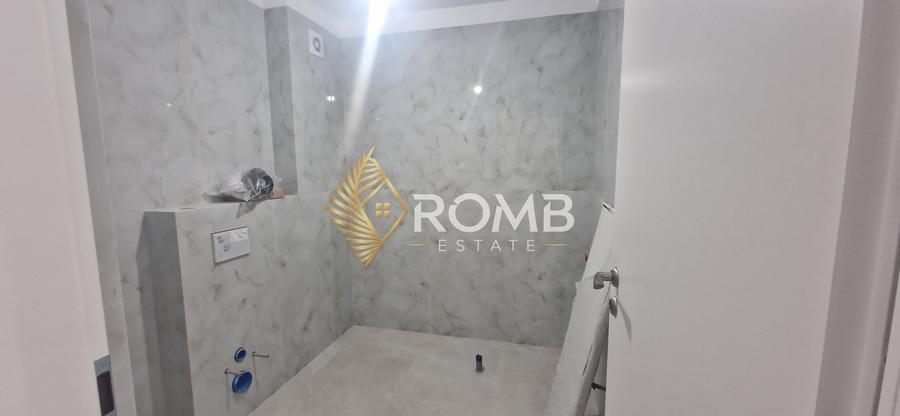 Apartament cu 3 camere decomandat în Florești