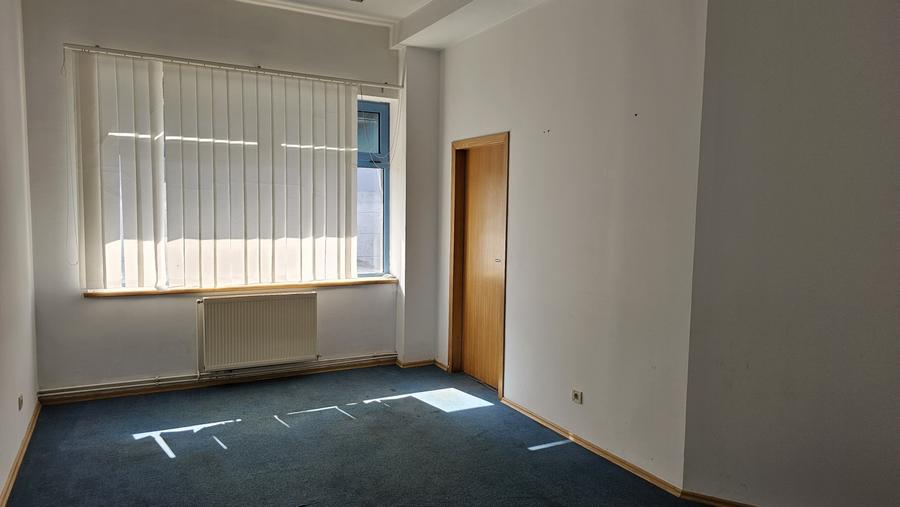 Spatiu de inchiriat, farmacie, showroom, clinica, salon, cofetarie, vad excelent - 4