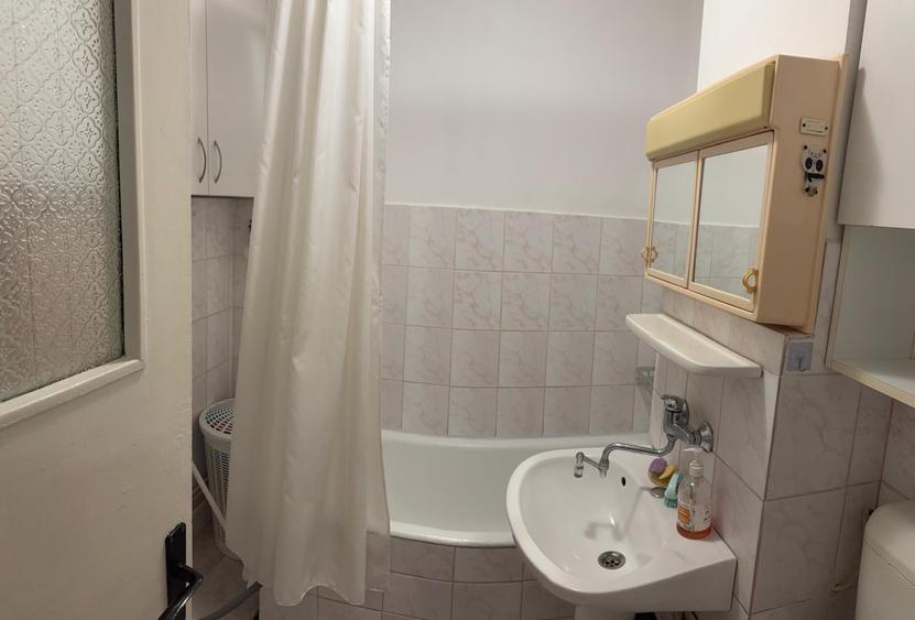 Apartament decomandat, zona Astra - 5