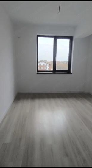 Se vinde Urgent apartament 2 camere - 1