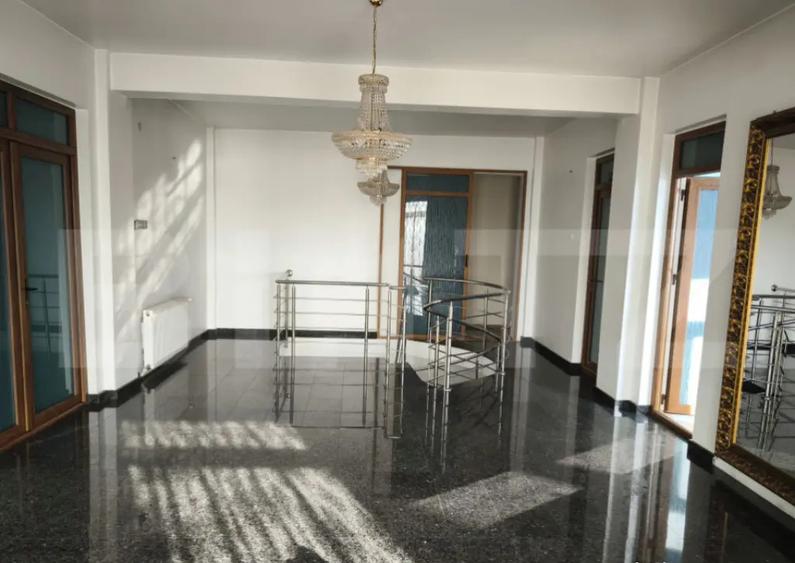 Vila P+2E, 550 mp utili pe 970 mp teren,stradal, zona Gradin - 1