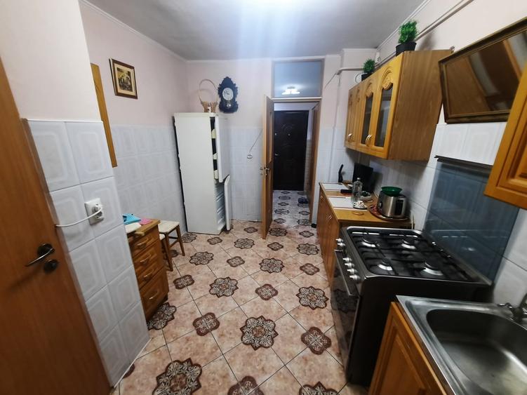 Aprtament cu 2 camere decomandat, etajul 1/4, zona Pacurari - 5