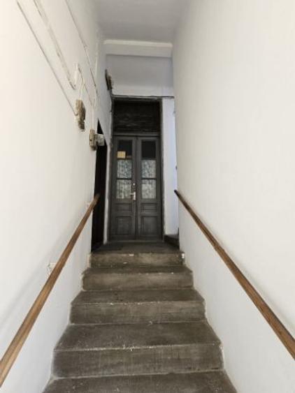 Vand APARTAMENT in casa tip vila Zona Josefin cu 4 camere - 4