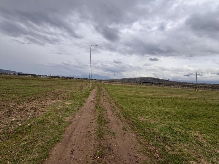 Teren intravilan pentru constructii Zarnesti - 2