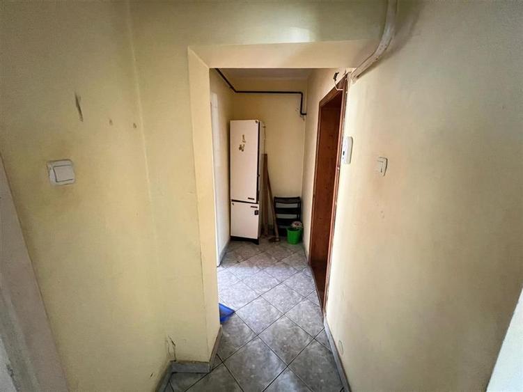 Apartament 3 camere , zona centrala, parter - 12