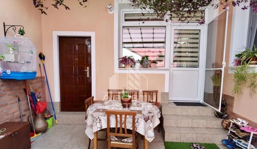 Casa cu 4 camere, , centrala proprie ,zona Parneava - 7