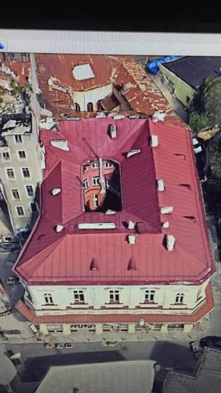 Imobil istoric de vanzare in Centrul Vechi, Bucuresti. INVESTITTIE. 3.700.000 E - 2