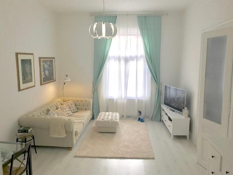 Apartament cu 3 camere semidecomandat în Ultracentral