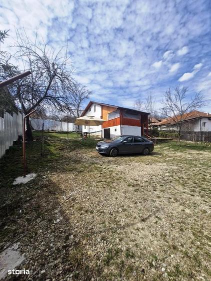 Casă cu 5 camere cu Teren 569 Mp în Central