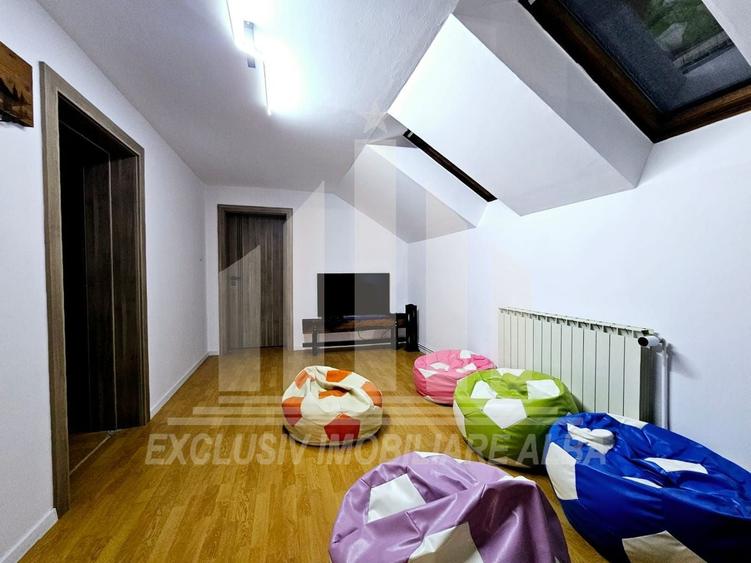 Casă individuală cu 6 camere cu Canalizare în Cetate