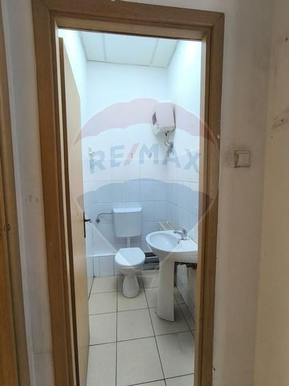 Spațiu comercial semicentral de inchiriat - 7