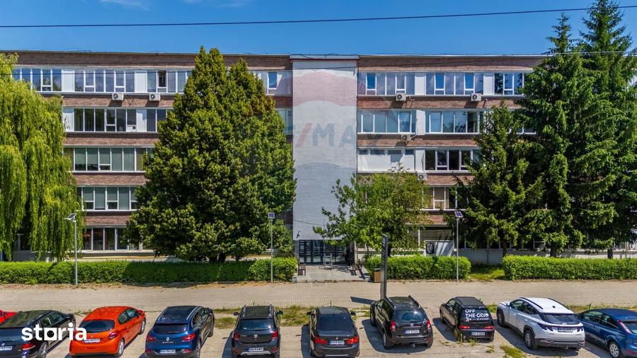 Spațiu comercial, de 448.8 mp, în Tractorul