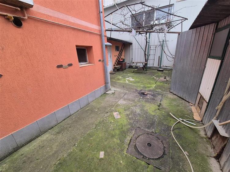 zona str.Plevnei-Poem Cafe, Apart 4 cam in vila 102 mp utili - 2