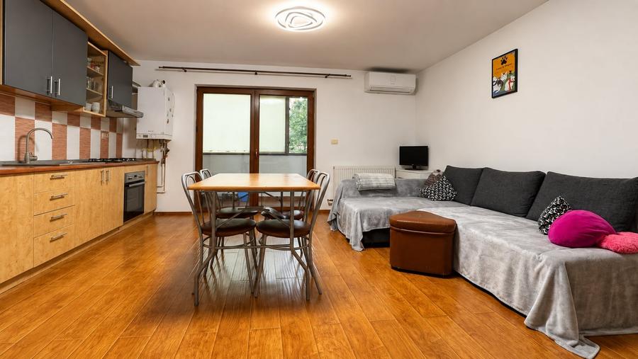 Apartament cu 3 camere semidecomandat în Braytim