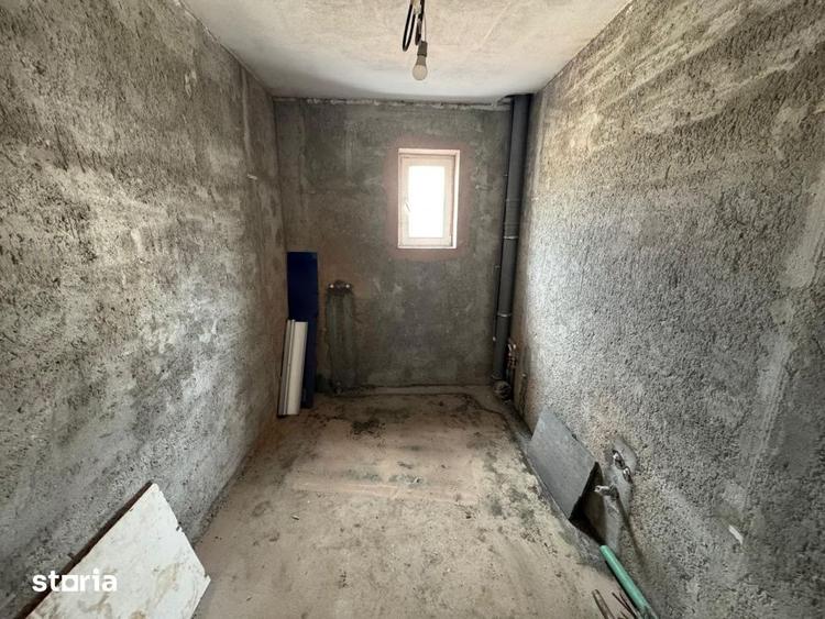 Casă cu 7 camere cu Teren 1062 Mp în Ghercești