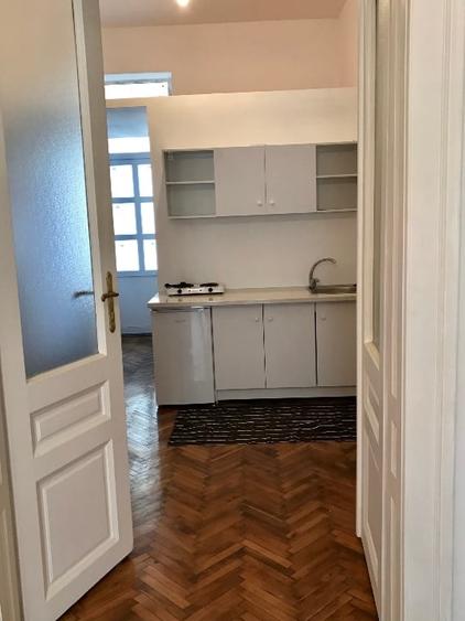 Apartament cu 3 camere semidecomandat în Ultracentral