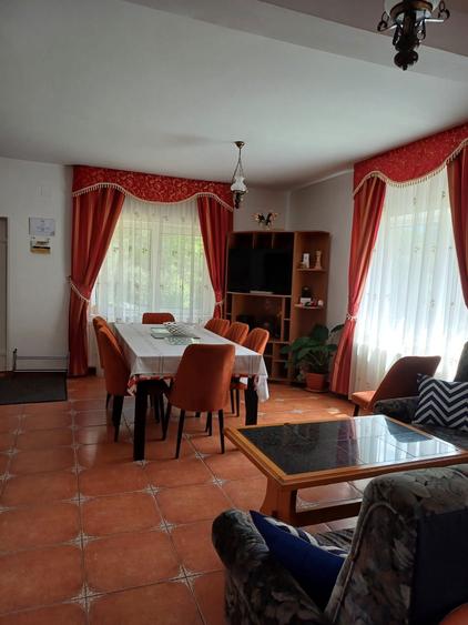 1 Casa de Locuit + 1 Pensiune Functionala + 1 Pensiune la Rosu | Bran | 2700 m - 5