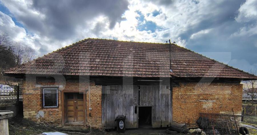 Casa ?araneasca cu 180 mp utili ?i teren de 1360 mp, A - 8