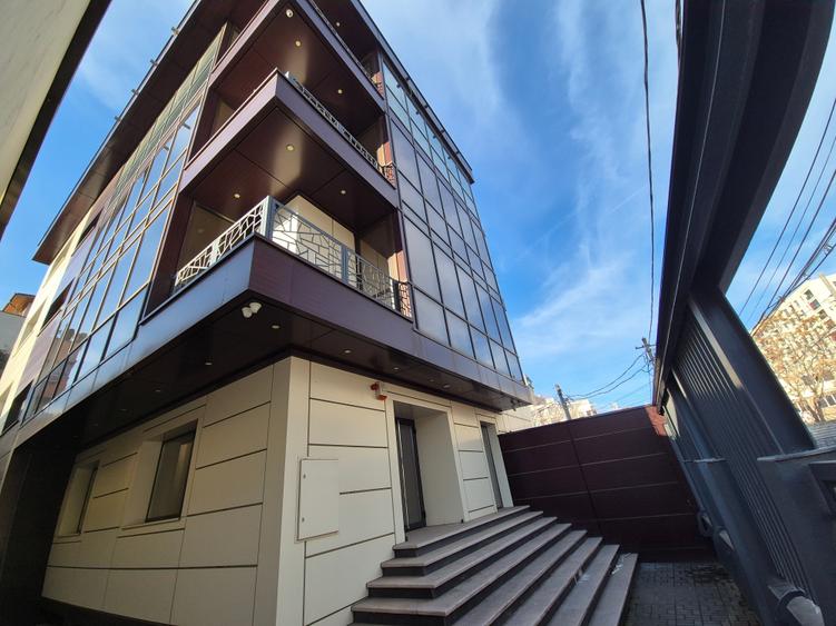 cladire S+P+3, lift Schindler, climatizare, centrala termica, intre Plaza si Afi - 1