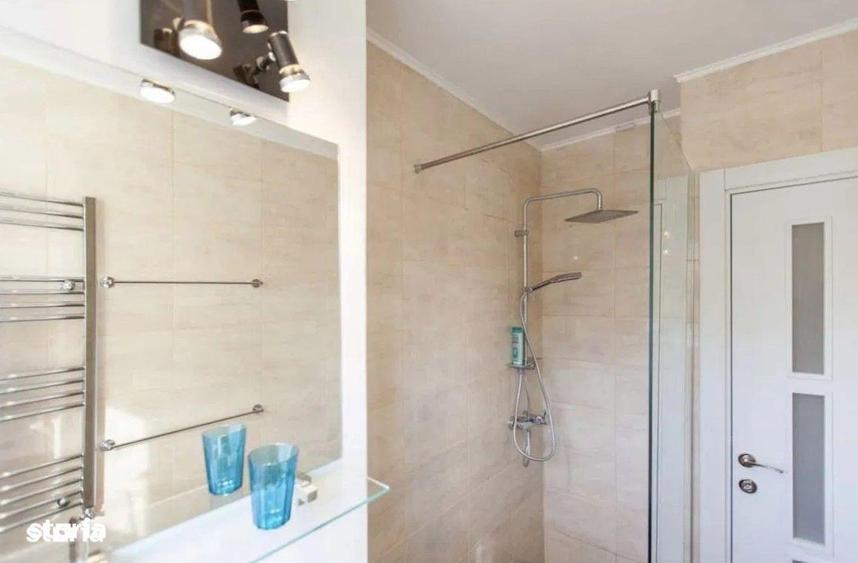 Apartament 2 camere proprietate plus curte si garaj - 1