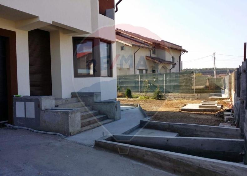 Vilă de vânzare, interior la gri, Corbeanca - 1