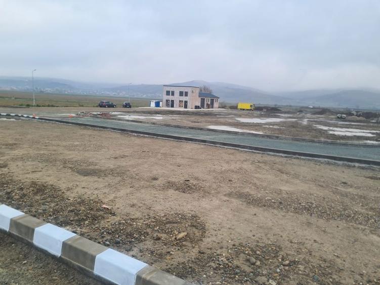 Vand teren 6437 mp acces DN 24 iesire Vaslui Moara grecilor - 6