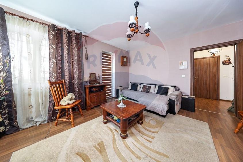 Apartament decomandat, 60 mp utili, 2 camere, debara, balcon! - 1