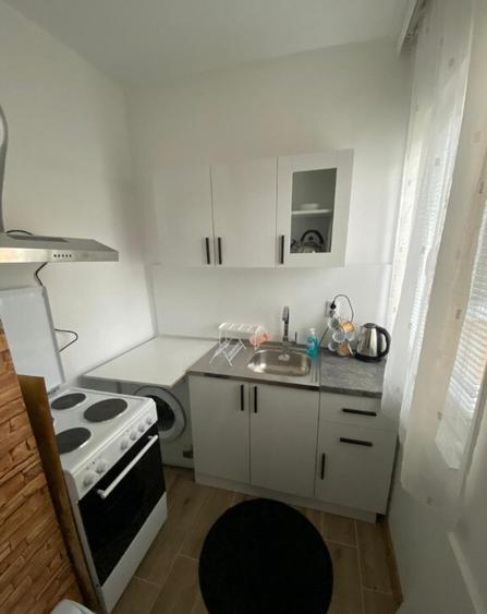 Spre vanzare garsoniera in zona Dealul Cetatii - 3