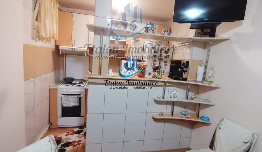 Apartament 3 camere, 2 balcoane etaj 4/4 Darmanesti - 1