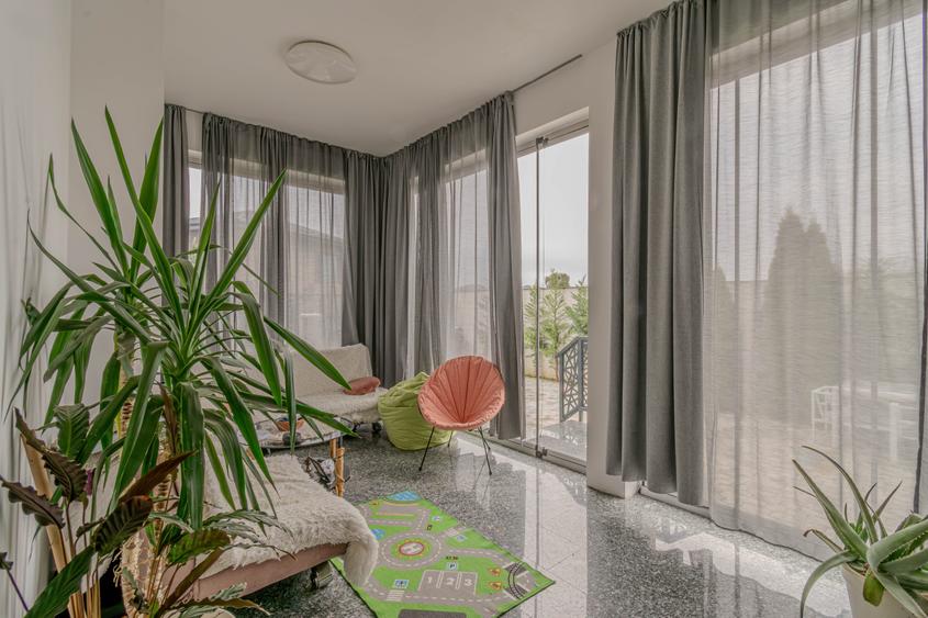 Locuinta construită pentru a fi locuită, nu doar admirată, complet mobilata - 36