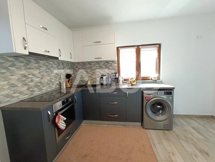 Casa moderna de vanzare 3 camere 2 bai - teren 472 mp - zona linistita - 17