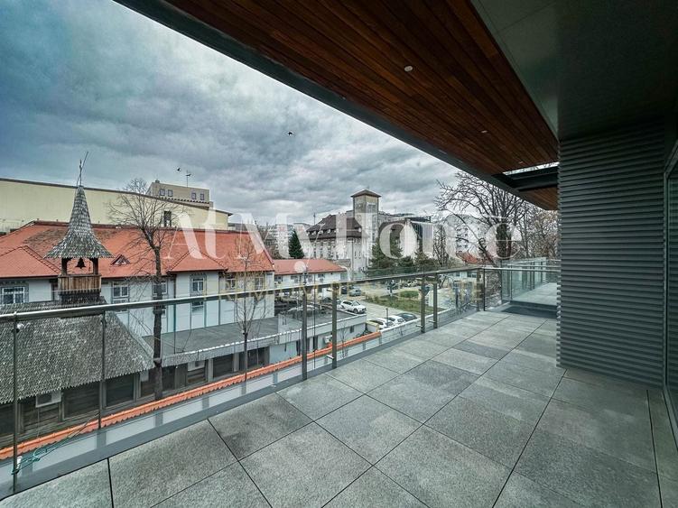 Superb apartament cu 4 camere, finisaje Lux, 2 terase, parcare, paza - 1