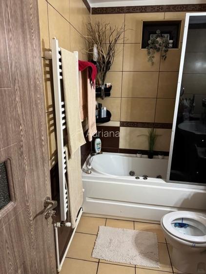 De vânzare apartament 3 camere, zona Tomis 3. 72 mp Etaj 2/4 Decomandat Centrala De vânzare apartament 3 camere, zona Tomis 3. 72 mp Etaj 2/4 Decomandat Centrala
