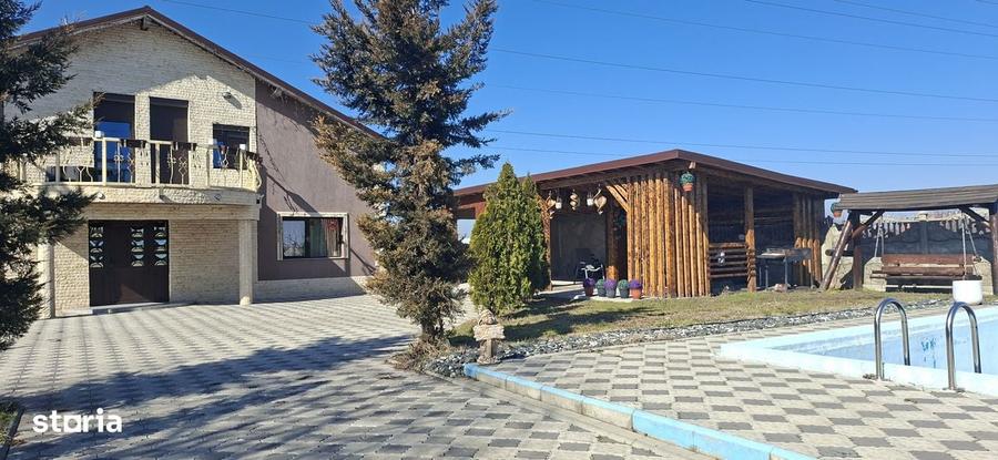 Casa spa?ioasa cu piscina ?i teren 1507 mp in Sat Costi - 3