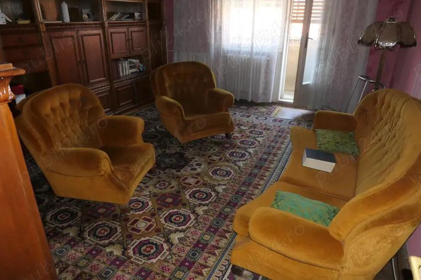 Apartament 4 camere foarte spa?ios - tot etajul, loca?ie excep?ionala - 1