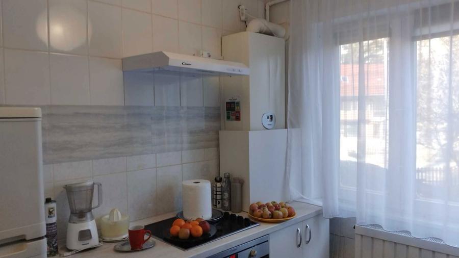 2 camere, etaj 1, zona linistita, balcon inconjurat de verdeata - 5