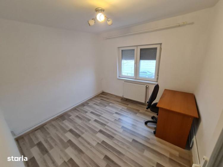 Inchiriez ap. 3 camere 2 bai 2 balcoane 6 Vanatori centrala et.1.90mp - 4