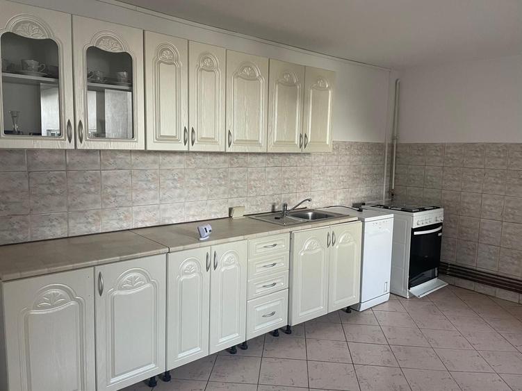 Casa in cartierul Trei Stejari ideala pentru o familie / birouri / investitie - 4