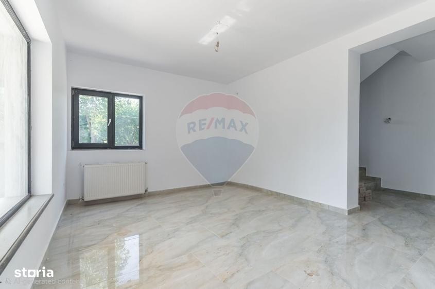Casă cu 4 camere în Bucium