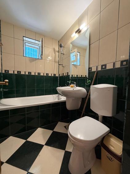 Apartament cu 3 camere semidecomandat în Faleză