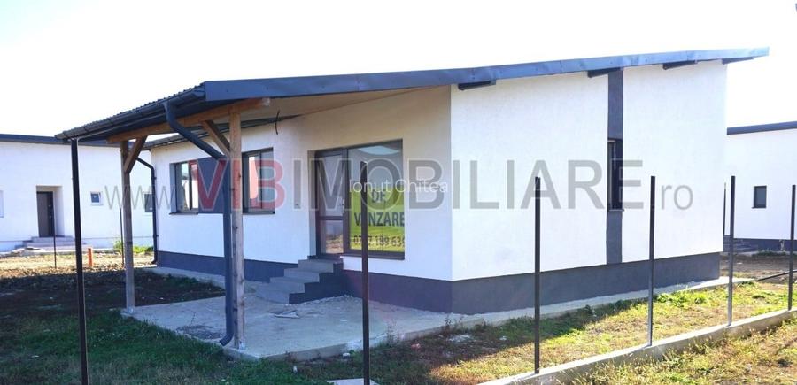 Casa cu 4 camere intabulata in ansamblu cu iesire la lac - Crevedia