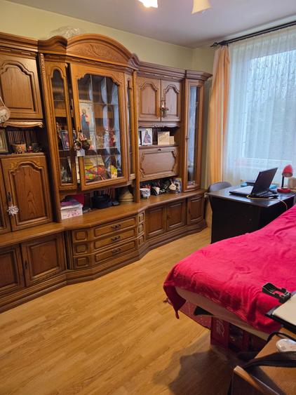 Vand in Unirii,casa cu etaj,5 camere singur in curte strada Marului,teren 1960mp - 6