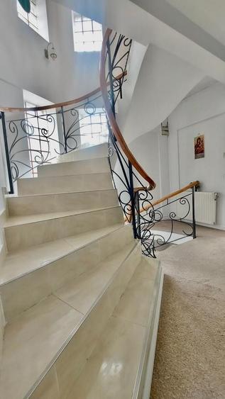 vila 7camere/(348util,500teren,119ampr.)mp/5min.metrouAp.Patriei - 1