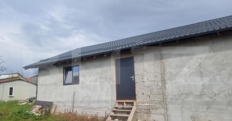 CASA LA ROSU CU TEREN - 3