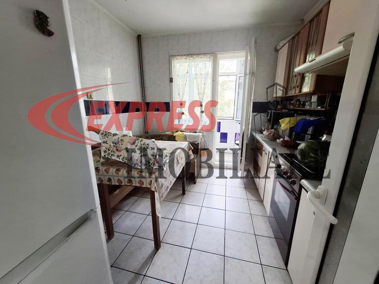 Dristor, Ramnicu Sarat, Piata, Metrou - 3