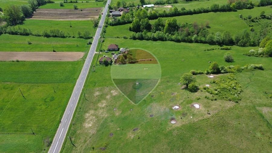 Teren Construcții intravilan de 7430 mp, în Berința