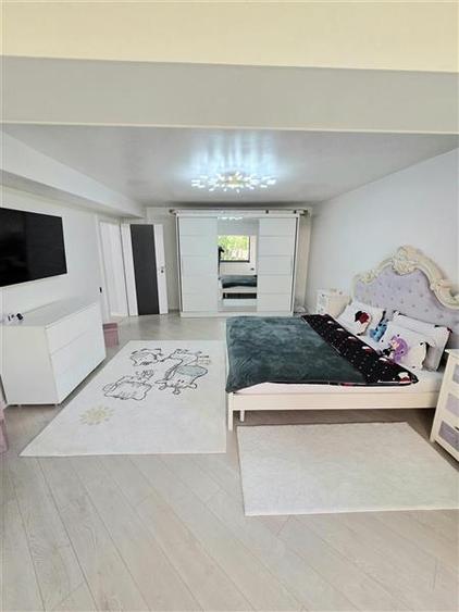 Apartament cu 3 camere semidecomandat, mobilat în Inel I